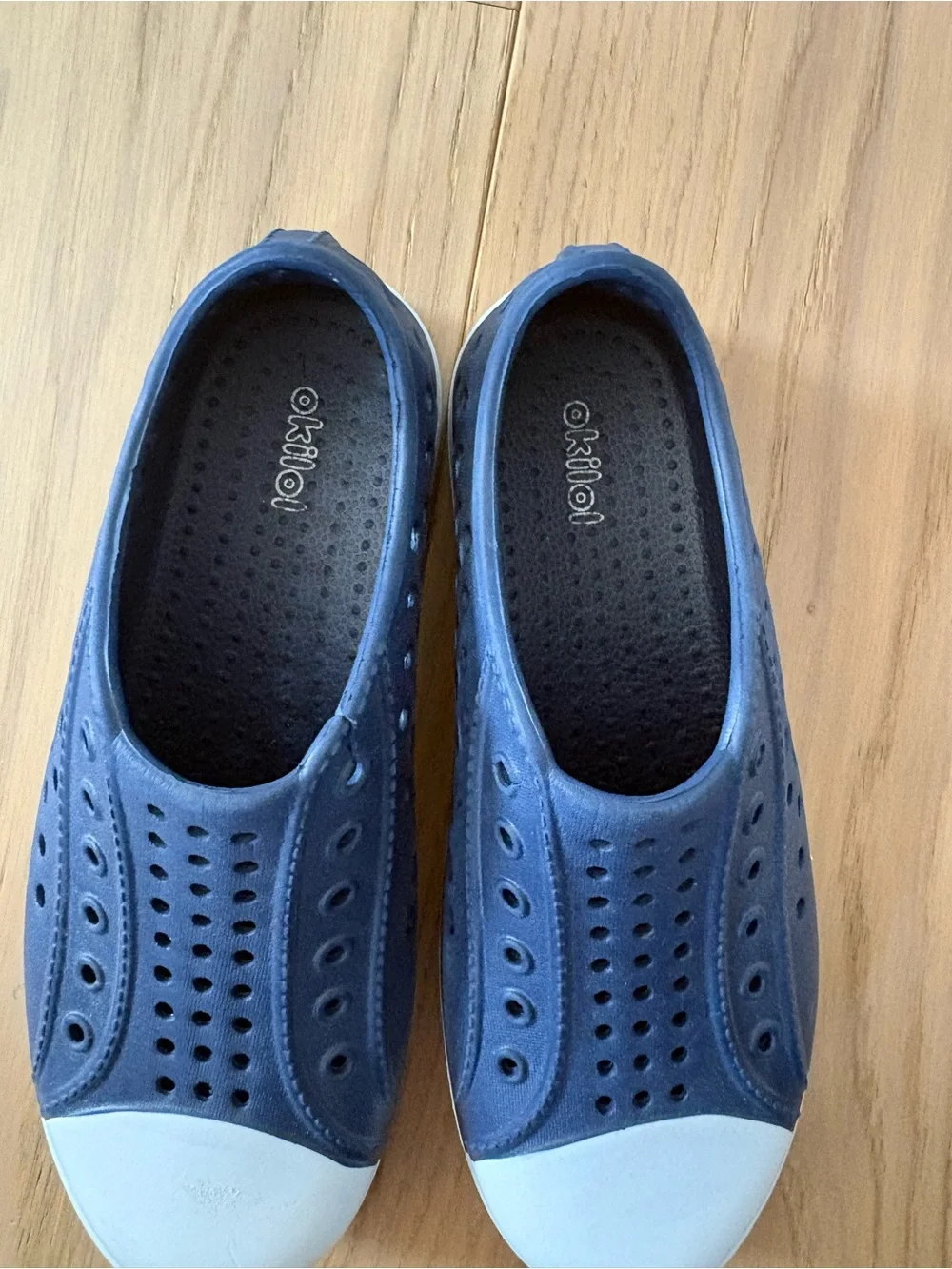 Okilol perforated water shoe - size 12